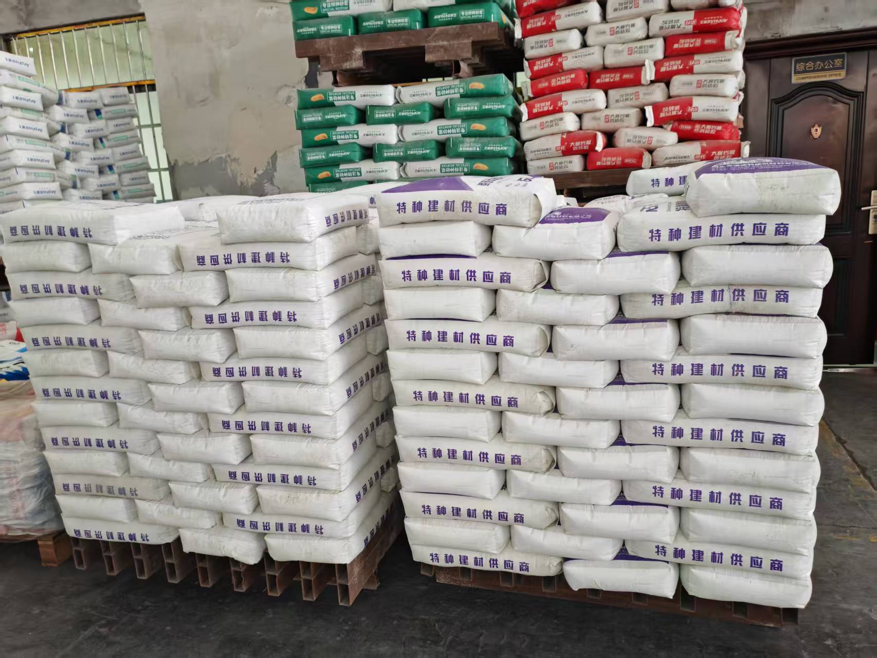 博尔塔拉拱顶带模注浆料